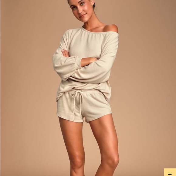 Lulu’s Cozy As Can Be Cream Sweater and short SET - Picture 6 of 9